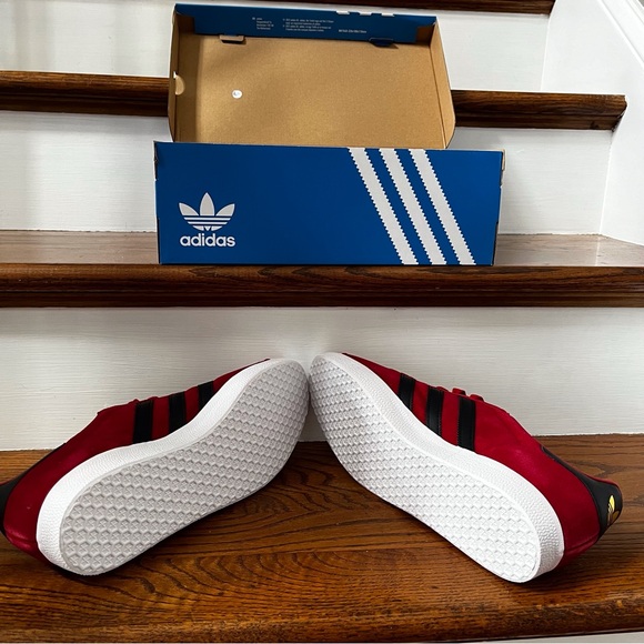 Adidas Gazelle Manchester United Low Cut Shoes New NIB Various Sizes - Picture 6 of 10